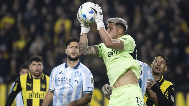 Brayan Cortés lleva dos arcos en cero tras dos partidos en Peñarol, que ganó gracias a un gol de un ex Decano.