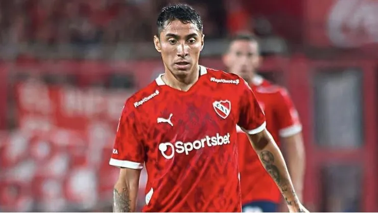 Luciano Cabral ayudó al triunfo agónico del Rojo