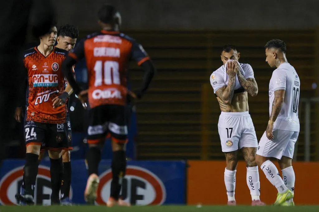 “Eduardo Vargas le quitó confianza a Leonardo Valencia” | Photosport