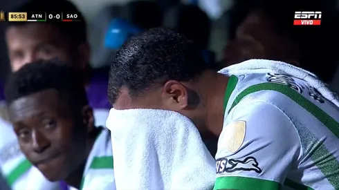 Edwin Cardona sufrió una dura noche en Medellín.