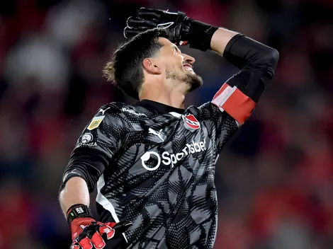 ¡Cech! Arquero jugará contra U de Chile con el ojo morado y casco