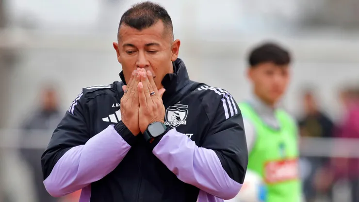 Jorge Almirón recibió amenazas desde la Garra Blanca.