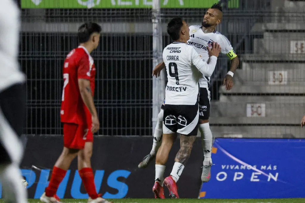 Arturo Vidal y Javier Correa vuelven a la formación de Colo Colo para enfrentar a la Católica. Foto: Photosport.