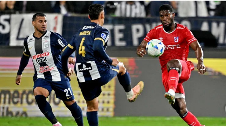 Alianza Lima logró una importante ventaja en Perú.