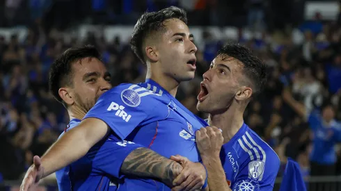 El buen momento de Lucas Assadi es celebrado por sus compañeros en Universidad de Chile.