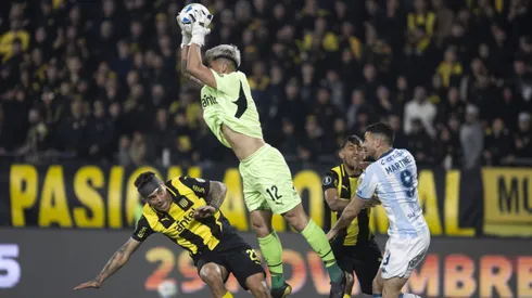 Brayan Cortés en la victoria de Peñarol ante Racing.