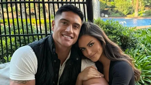 Sammis Reyes habla sobre su relación con la cantante Emilia Dides.