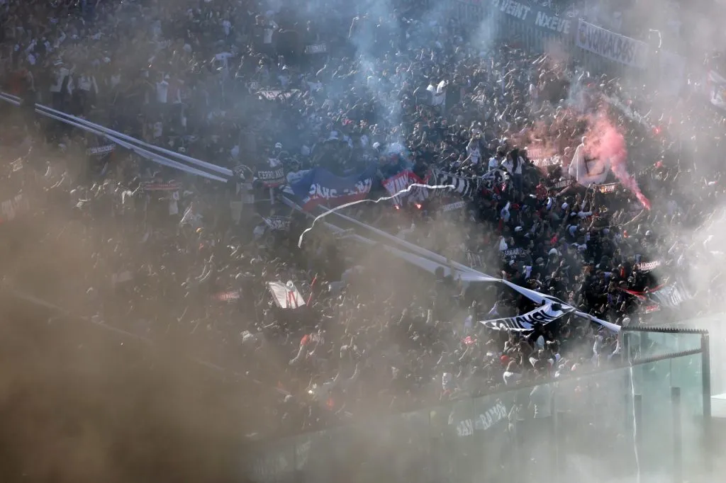 Arengazo de los hinchas de Colo Colo convocó a más de 3 mil personas (Photosport)