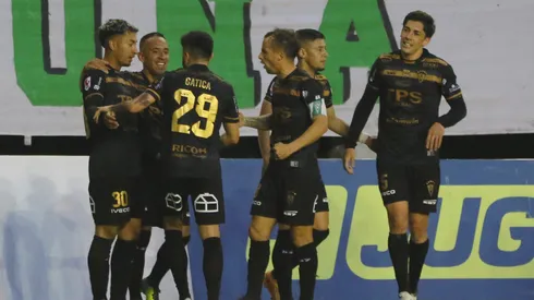 Santiago Wanderers celebró sus 133 años visitando a Deportes Temuco.