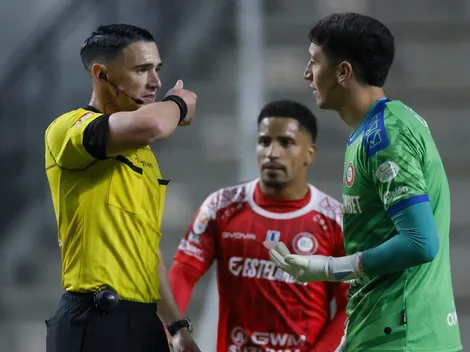 Cuestionado árbitro es sacado del clásico entre Colo Colo vs U Católica