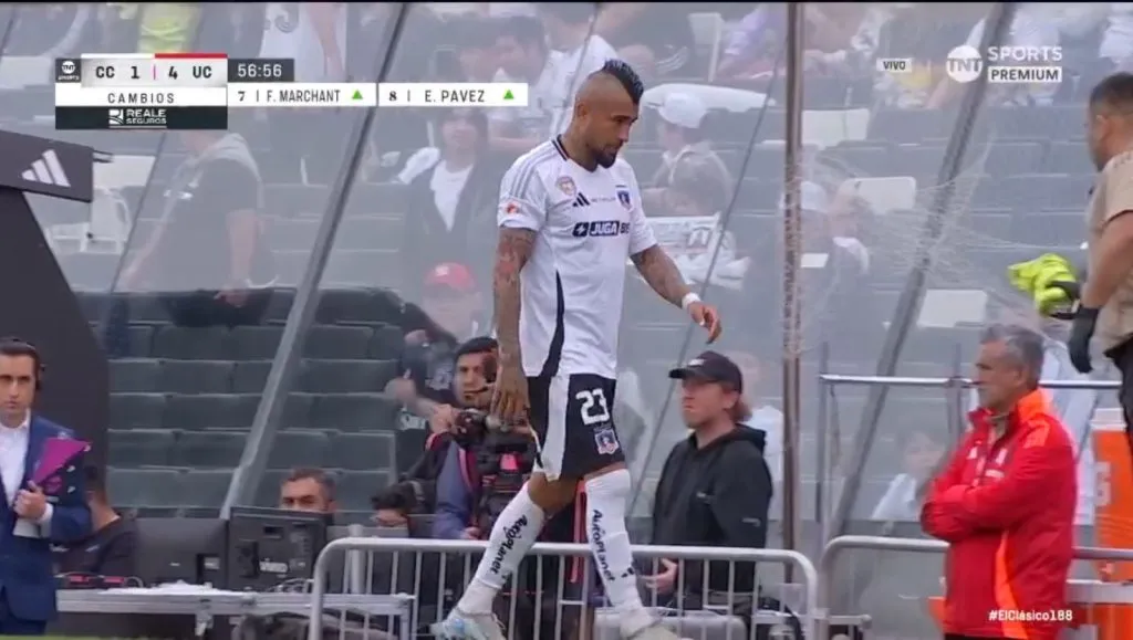 Vidal se retiró con críticas de los hinchas.