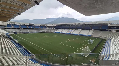 Universidad Católica estrena el Claro Arena y advierte de duras sanciones a quienes quieran provocar incidentes.