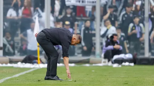La reunión que sostiene Mosa con Almirón podría sacarlo hoy mismo de Colo Colo.