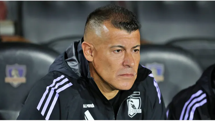 Almirón tiene las horas contadas en Colo Colo tras caer ante la UC.