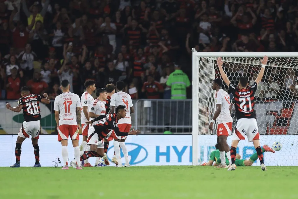 El festejo de Bruno Henrique ante Inter de Porto Alegre en la Libertadores. (Buda Mendes/Getty Images).