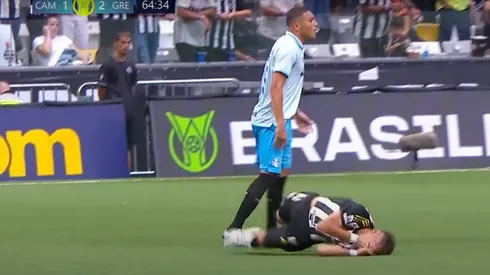 El seleccionado Sub 20 en el suelo.