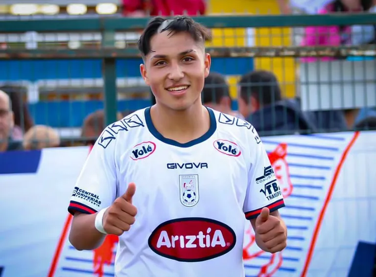 Diego Cofré tuvo una jornada muy especial en Deportes Melipilla. (Foto: Potros Pasión).