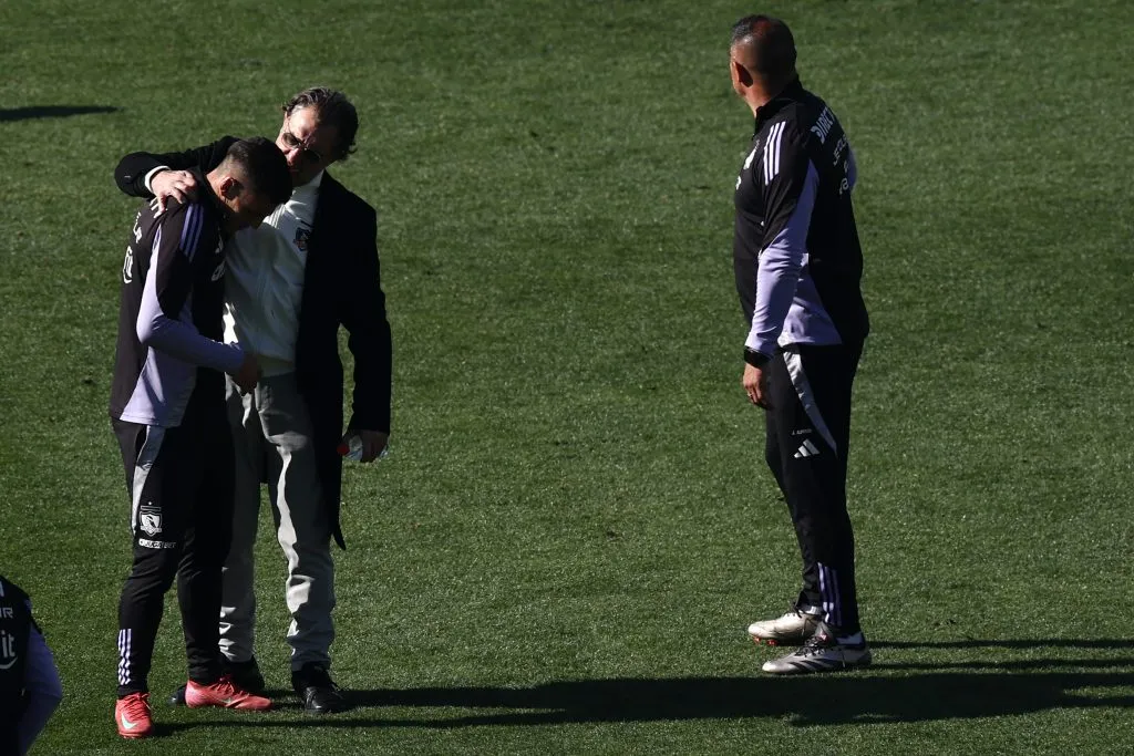 Aníbal Mosa no quiere nada más con Jorge Almirón y busca echarlo hoy mismo de Colo Colo. Foto: Photosport.