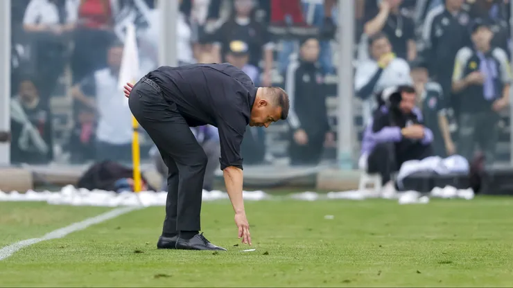 Un ídolo de Colo Colo anticipa que viene un nuevo dolor de cabeza cuando se confirme la salida de Jorge Almirón.
