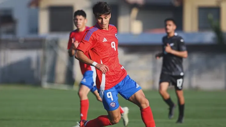 Este jugador es hijo de un volante paraguayo que maravilló en Chile y falleció en 2009.