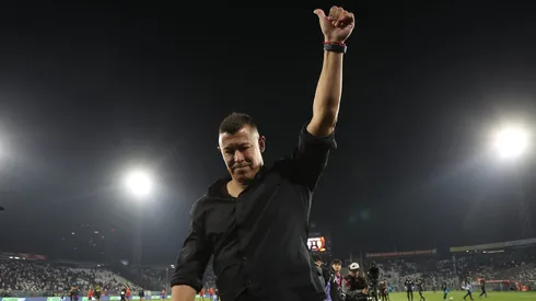 Almirón dejó oficialmente a Colo Colo