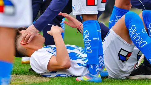 Alfred Canales recibió proyectil desde la hinchada de Colo Colo.