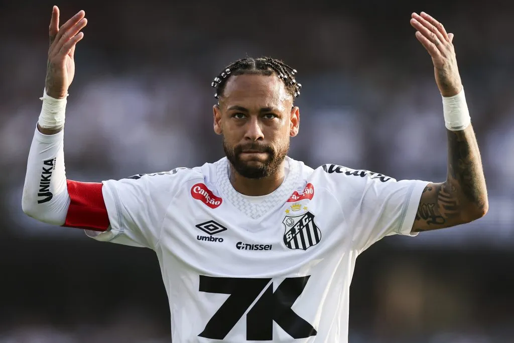 Neymar es uno de los nombres que tiene en mente Carlo Ancelotti para la última fecha doble de las Eliminatorias. Y justo ante Chile. Foto: Alexandre Schneider/Getty Images.