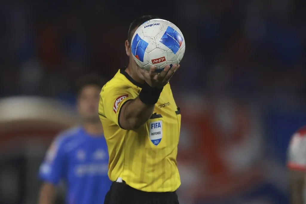 Diego Flores, el verdadero cabeza de balón.