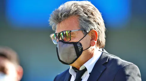 Tras ofrecerse como DT en Colo Colo, entrará en la política.