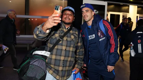 Los hinchas de la U se han acercado al hotel en Buenos Aires.