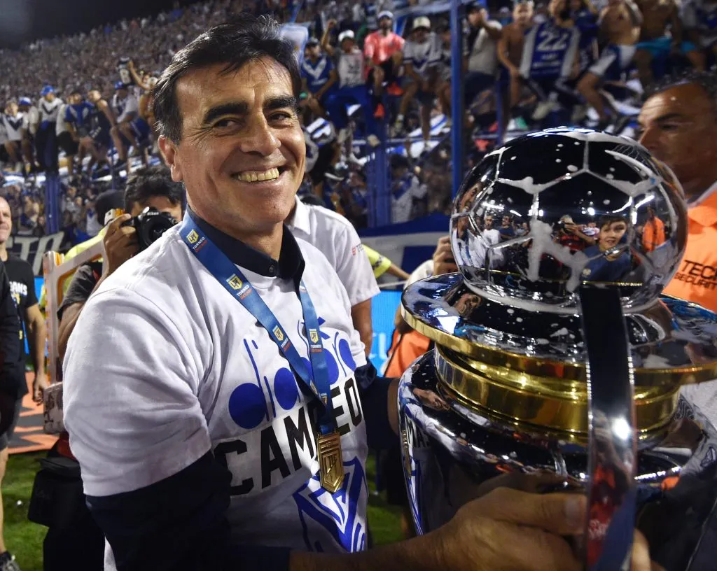 Gustavo Quinteros espera otra oferta del fútbol argentino. (Photo by Gustavo Garello/Getty Images)