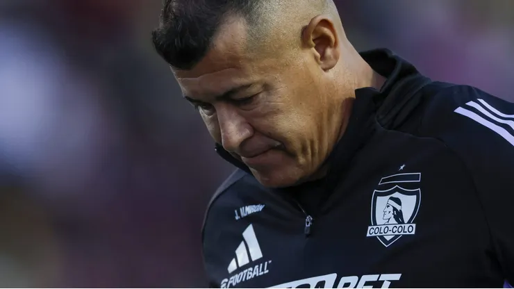 Jorge Almirón deja Colo Colo tras la derrota en el clásico con la UC.