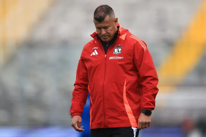 1 millón de dólares y en cuotas recibirá Almirón como indemnización por dejar Colo Colo. (Foto: Felipe Zanca/Photosport)