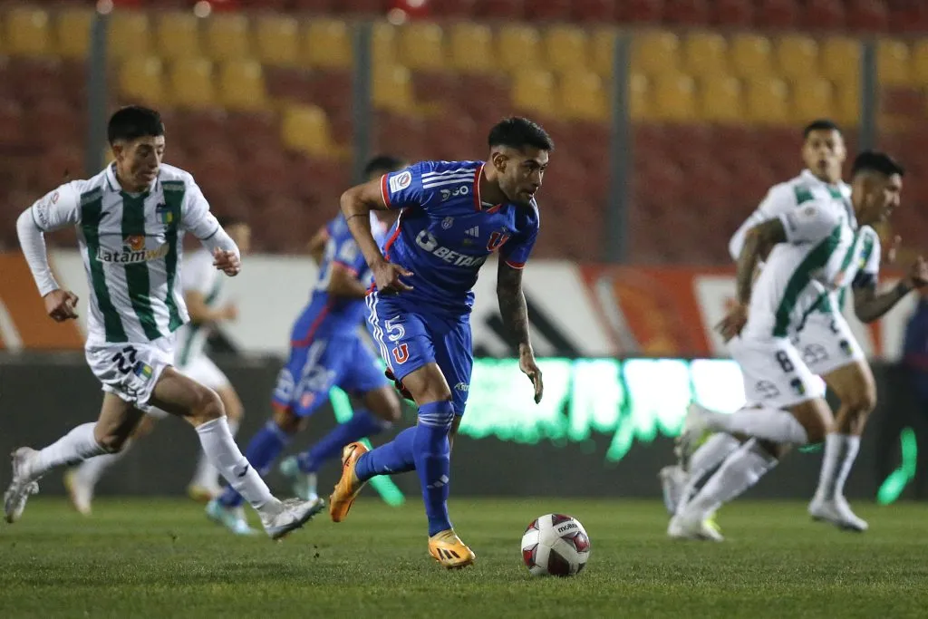 Alberto Letelier tuvo minutos ante U de Chile en 2022. (Dragomir Yankovic/Photosport).