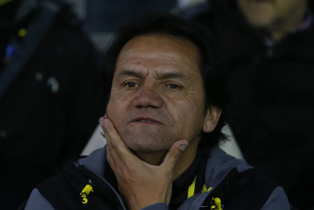 Hugo González toma la banca de Colo Colo de forma interina por tres partidos, pero podría ser mucho más. Foto: Photosport.