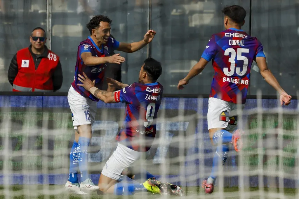 El festejo de Cristián Cuevas en el Monumental. (Andres Pina/Photosport).