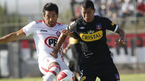 Mario Salgado en acción por Colo Colo.