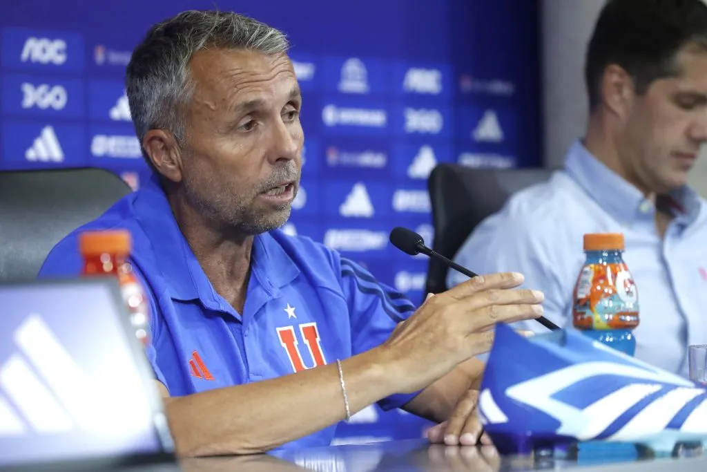 Gustavo Álvarez y la U viven sus días más complicados. Foto: Photsport.