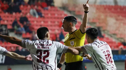 El árbitro Gastón Philippe paga caro su insólito error