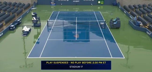 Cancha empapada este miércoles en el US Open (Foto: captura).