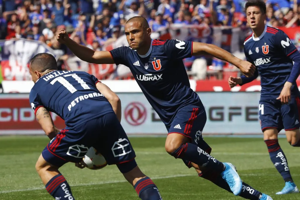 Leandro Benegas celebra un gol de cabeza a Palestino en 2019 | Photosport