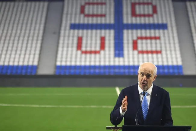 Juan Tagle aseguró que en Universidad Católica están dispuestos a que hinchas de Colo Colo y la U visiten el nuevo Claro Arena. | Foto: Pjotosport.