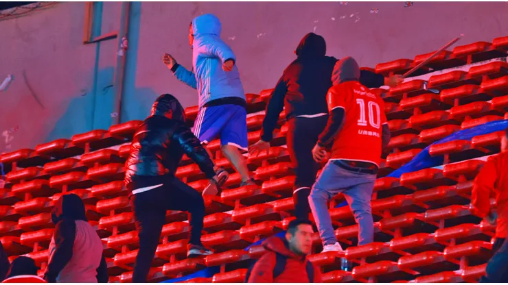 Los hinchas de la U fueron masacrados en el Libertadores de América.