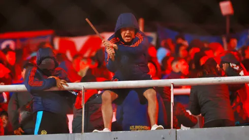 Hinchas de la U convocan a protesta en Embajada de Argentina.