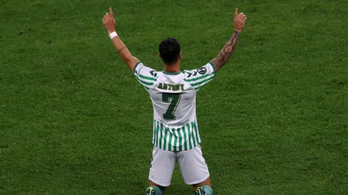 El mayor regalón de Manuel Pellegrini sigue con su futuro en el aire. ¿Continuará en el Betis?