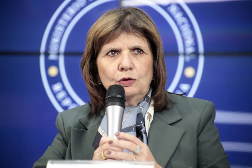 Patricia Bullrich apuntó contra la policía argentina tras el caos que se vivió en el estadio de Independiente. | Foto: Photosport.