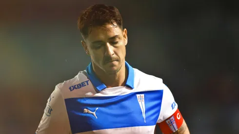 La UC sufre por su nueva cancha a horas de jugar su primer partido.