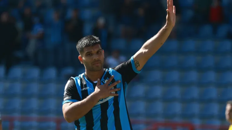 Lionel Altamirano le marcó a Deportes La Serena con la camiseta de Huachipato y se disculpó con la afición por su pasado en el club.