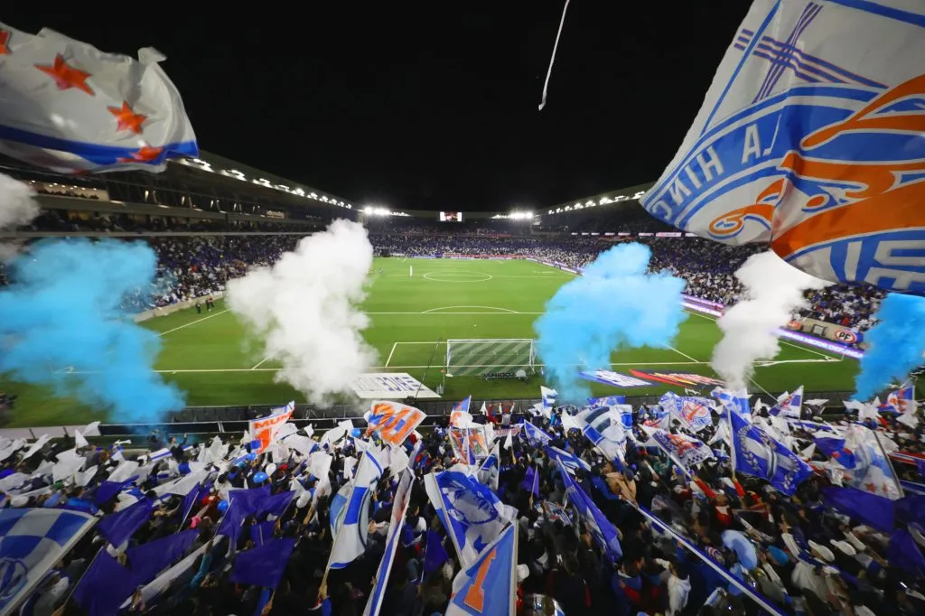 Se salvó la UC: árbitro anula penal para la Unión Española con el VAR en el nuevo Claro Arena: ¡Sí hubo contacto!