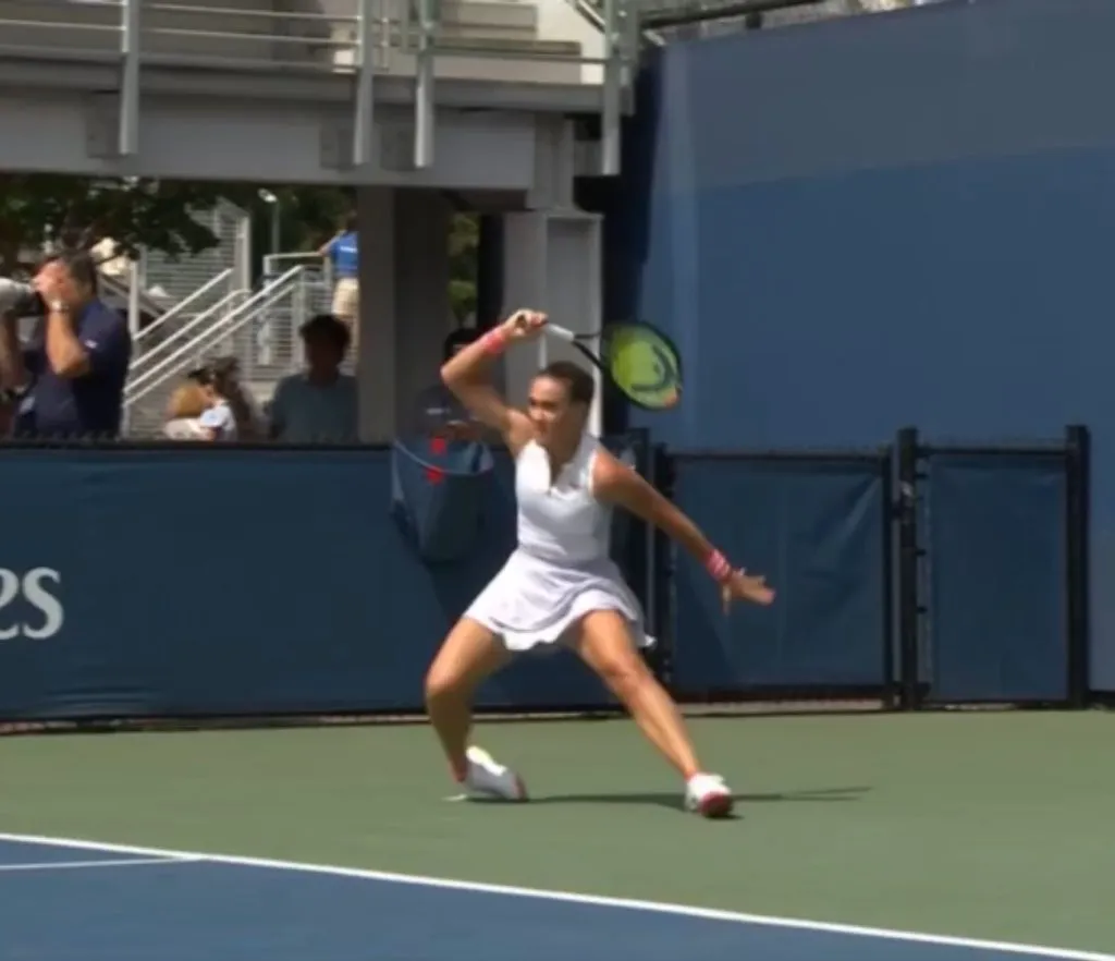 Nuria Párrizas se lesiona en la primera ronda del US Open (Foto: captura).